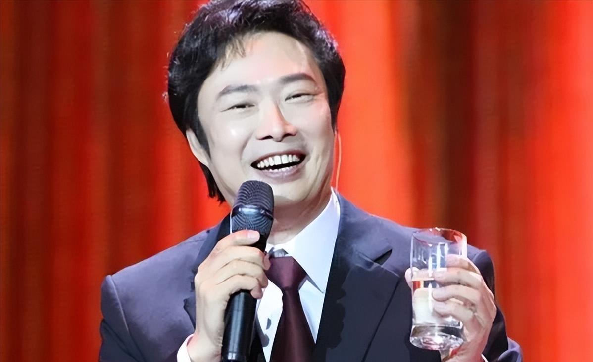 费玉清在香港的节目,费玉清第一次看演唱会