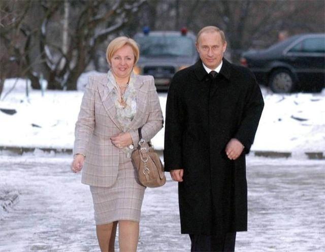 普京当选总统后第一件事,普京当选总统后流泪讲话视频