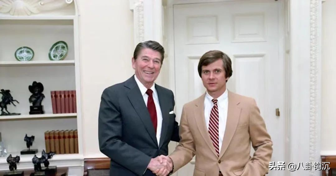 他打造了美国政治史最脏竞选，却被命运掐断了脖子