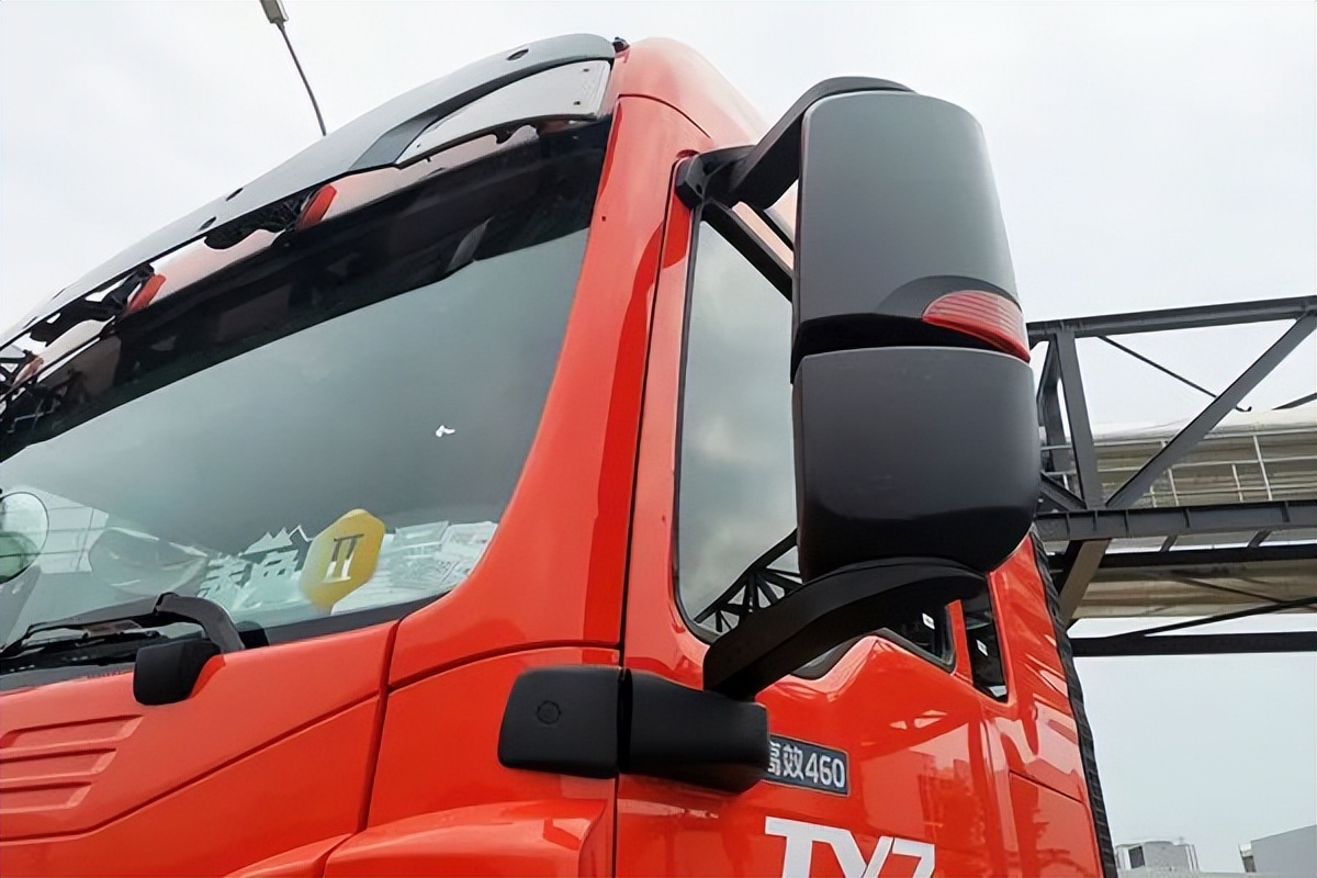 中国重汽豪沃t7车型尺寸,豪沃tx7最新版6.8米卡车