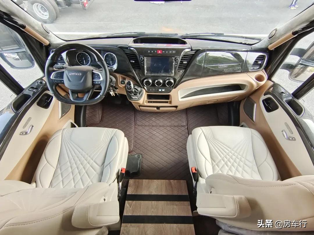 最新款进口顶级依维柯b型房车,依维柯房车推荐10万到20万之间7座