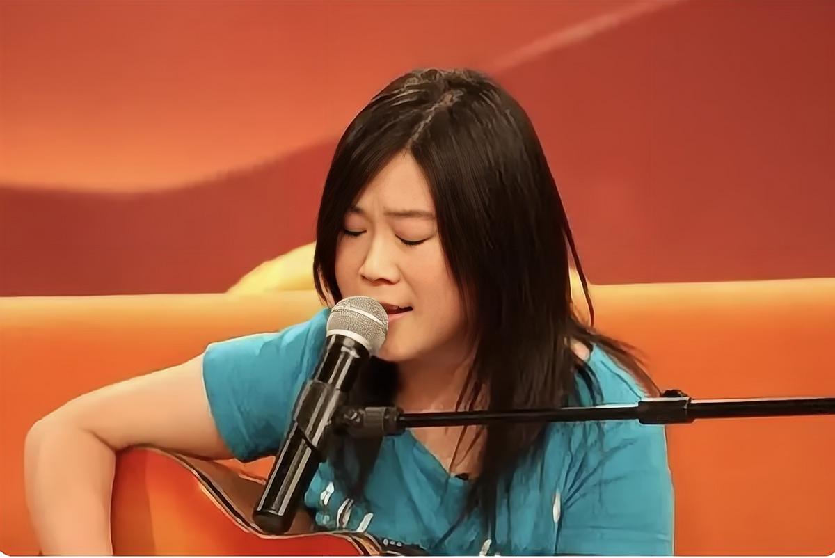 西单女孩“三级跳”：贫民女孩登上纽约时代大屏，她经历了什么