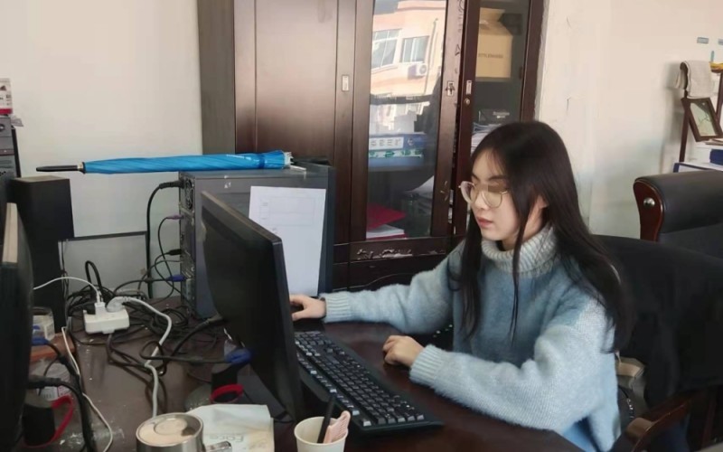 女子系错安全带,女子系安全带事故幸存视频