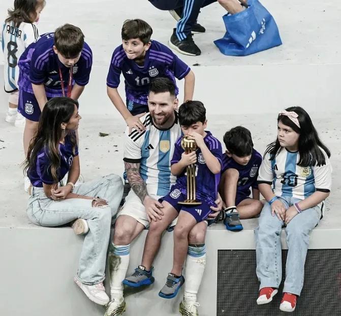 足球之神梅西球服多少号,足球之神梅西竟然这么容易被激怒