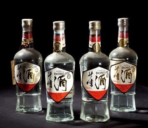 人到中年适合喝点养生酒,人到中年喝酒的好处