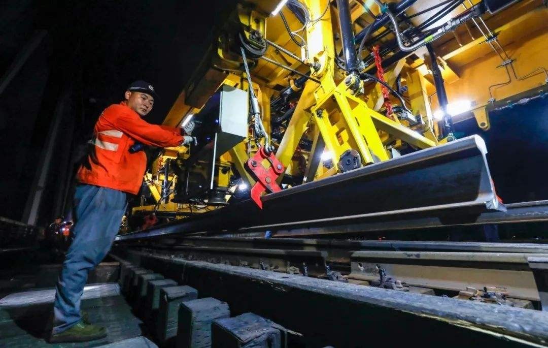 中国高铁为什么稳当,中国高铁为什么能成为世界标准