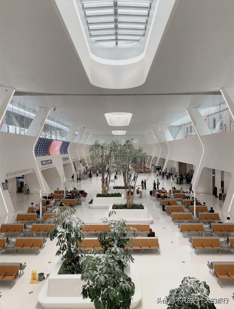 这座佛系安逸的江南老城被赞“全国最美森林火车站”