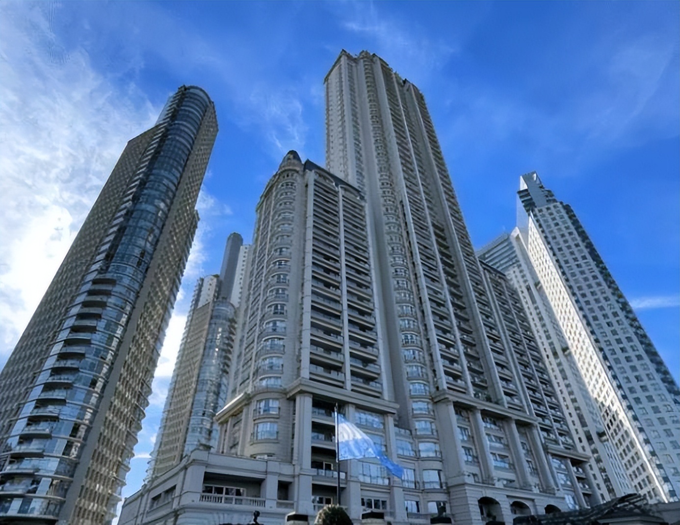 梅西回归迎接两次挑战,梅西为缺席训练道歉原视频