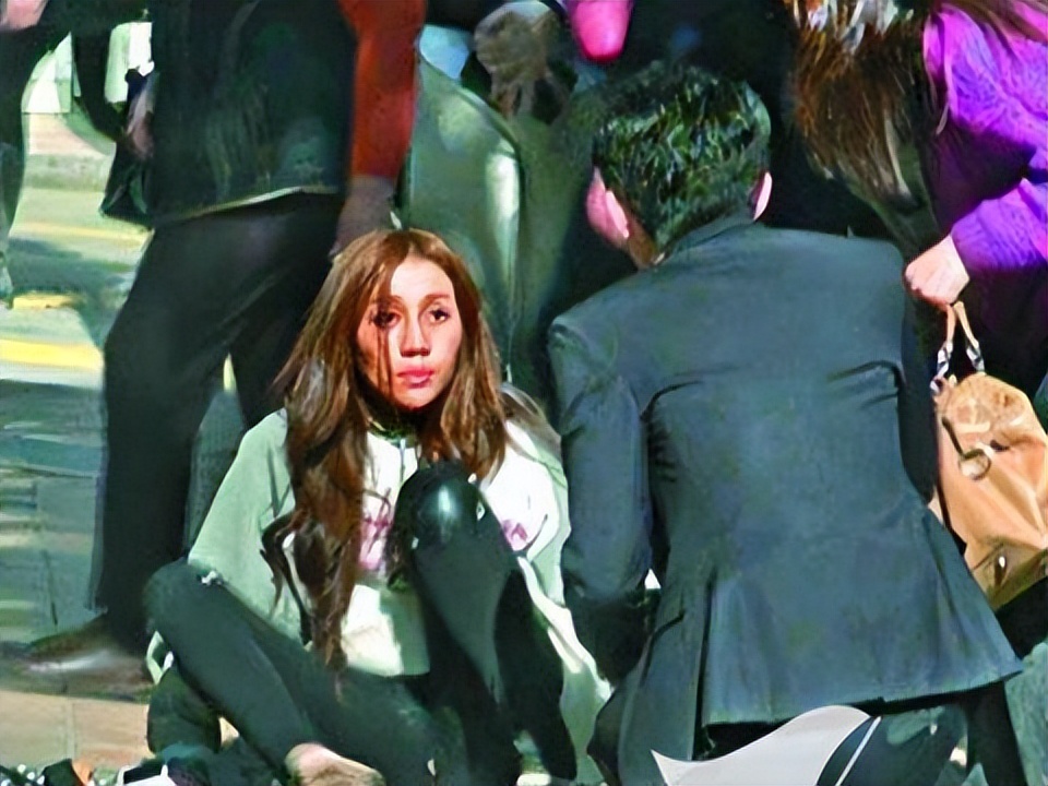 2013年何超盈,何超盈街头照