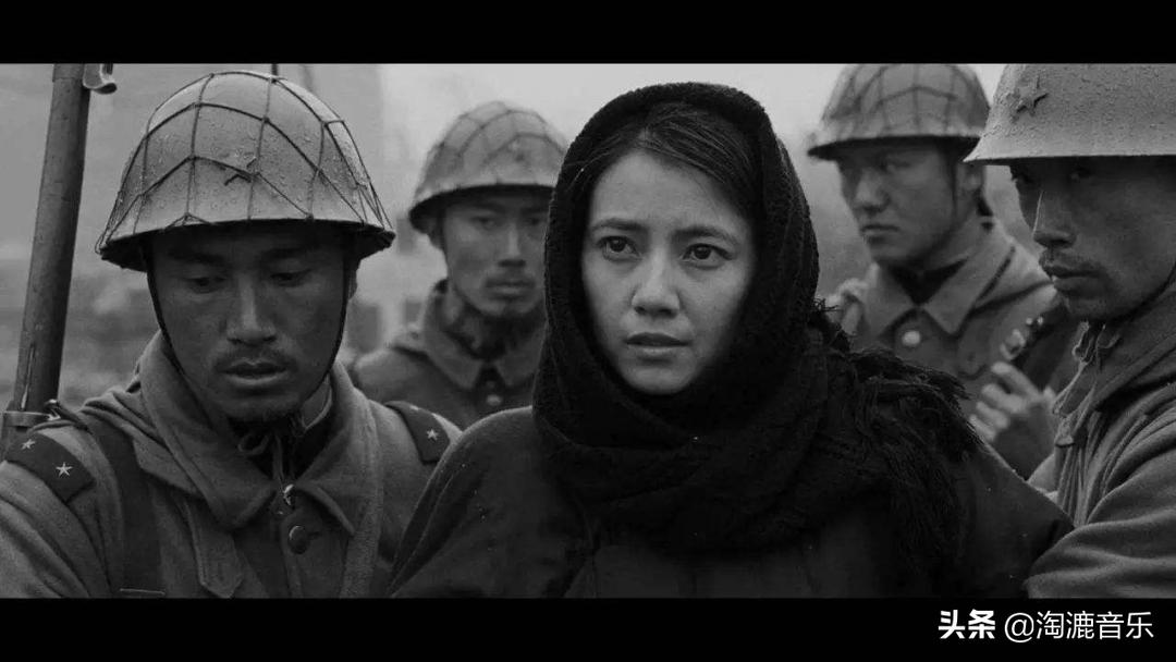 她曾经爆红的时候却选择了隐退,她淡出荧幕后嫁外国丈夫