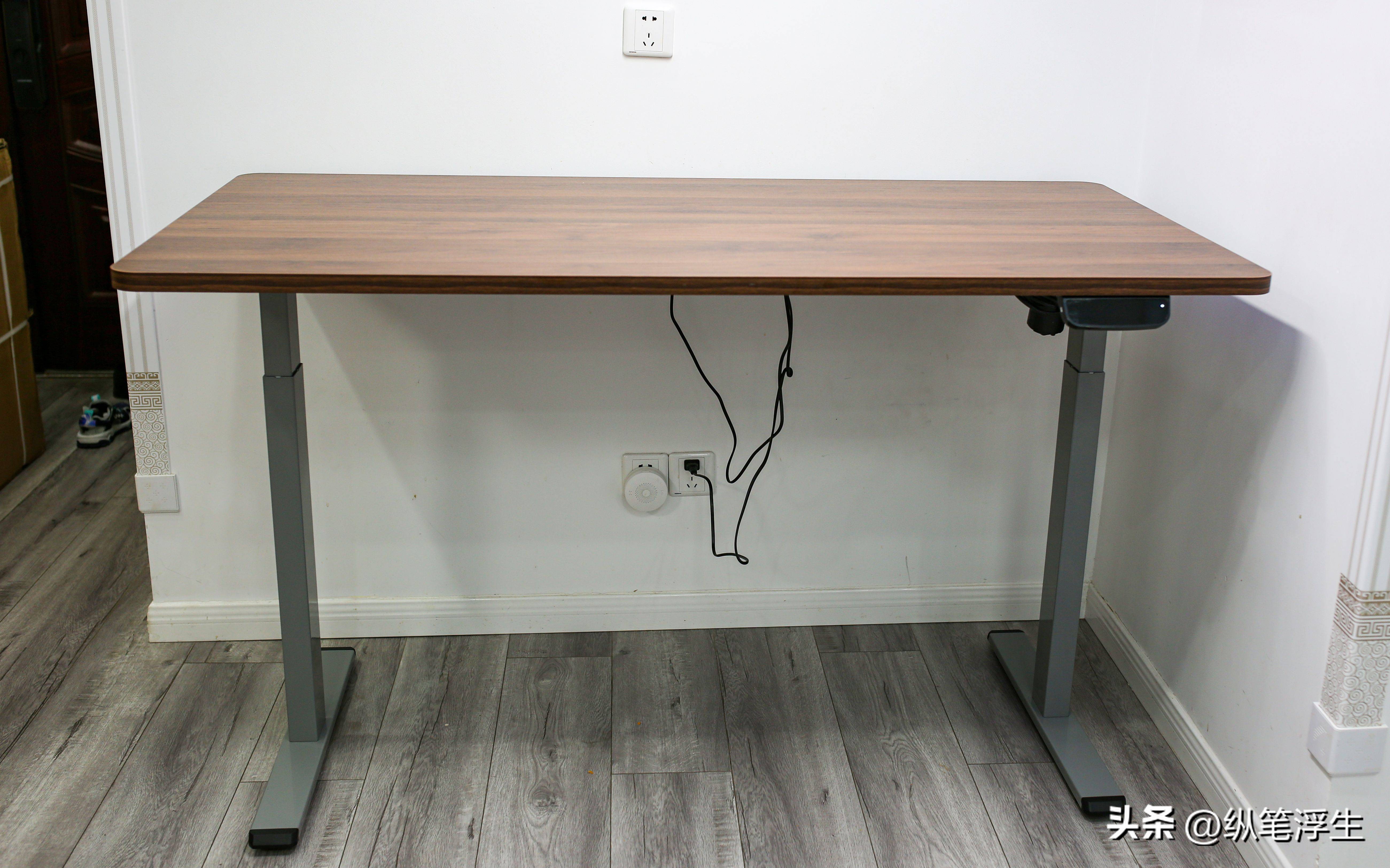 升降桌可站可坐可半蹲上班,升降桌可移动站立办公