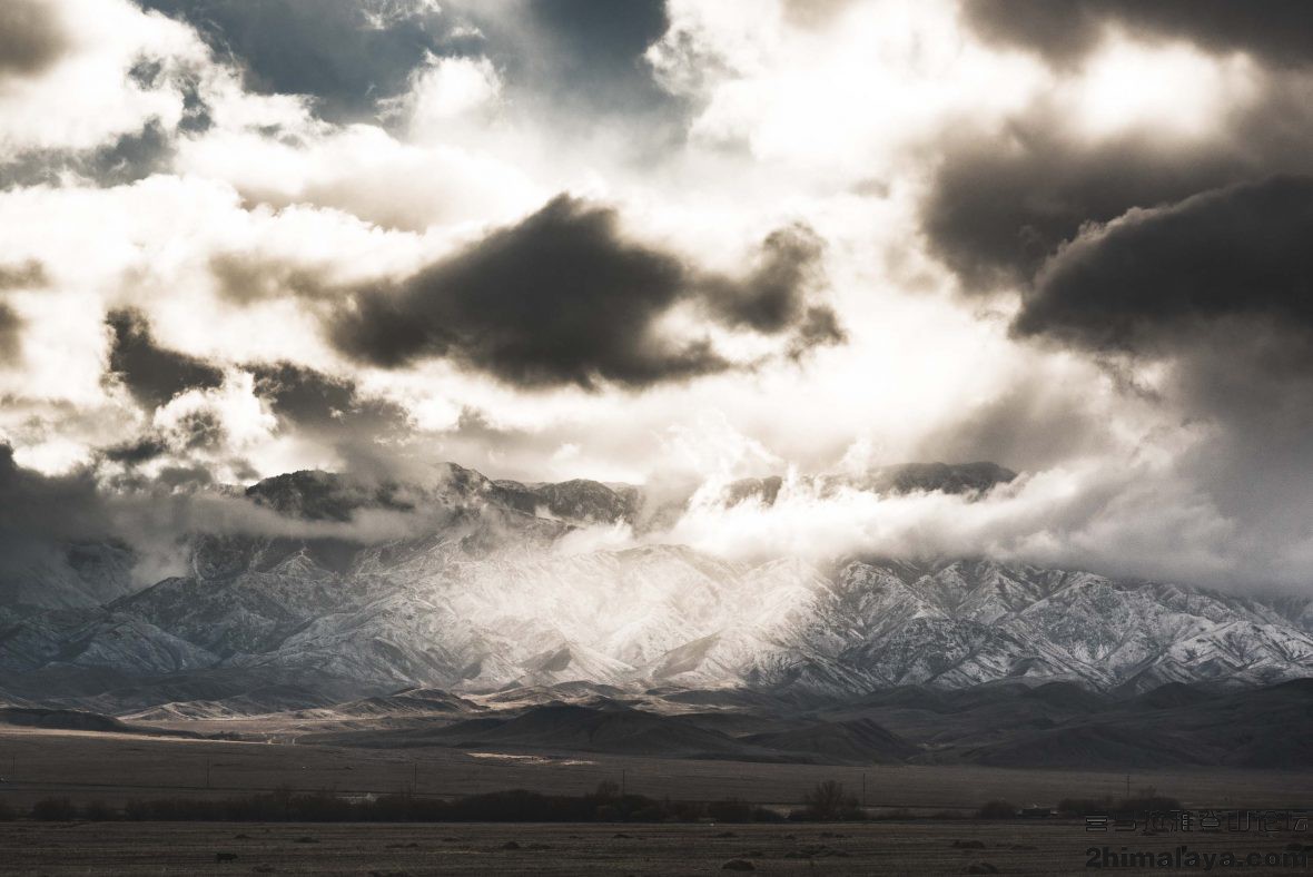 「世界」MonishaRajesh-一位乘坐80趟火车环游世界的女性