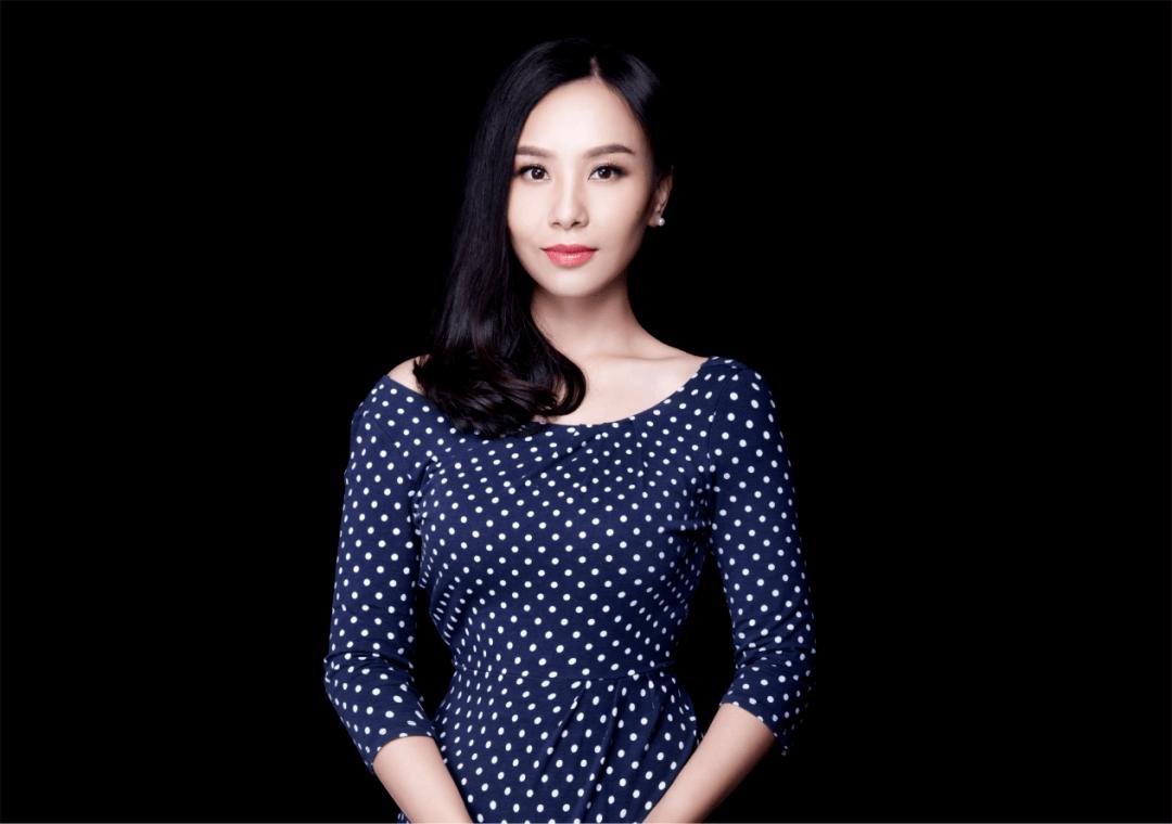 25岁就成中国女首富,26岁女首富