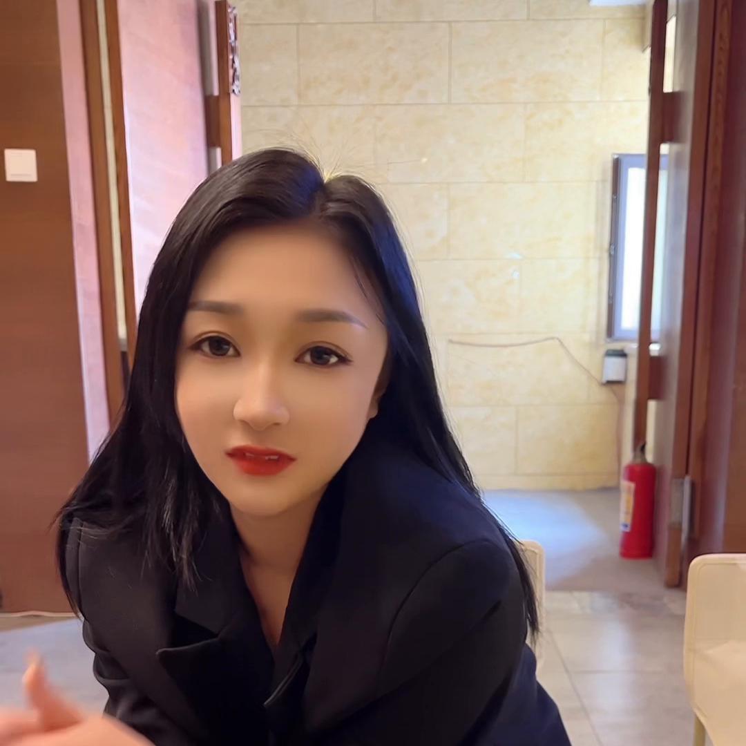 你陪过小姨子去买衣服吗？#心动女友