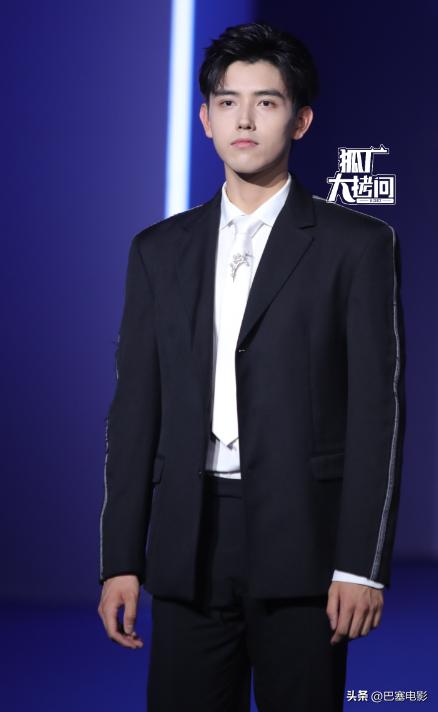 明星舞台唱歌谢霆锋张柏芝,明星与谢霆锋同框