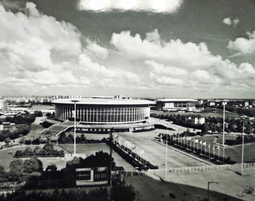 「电影中的上海在哪里?」(8)1979《小字辈》