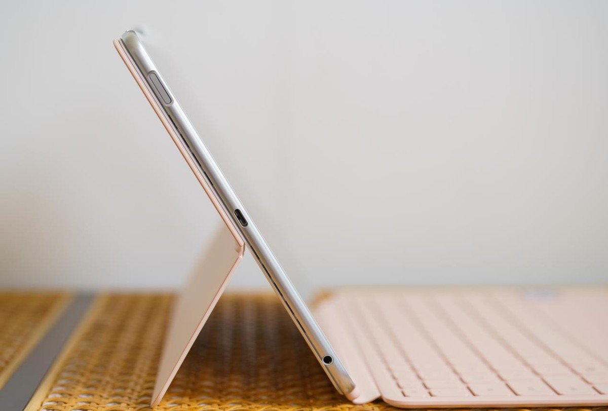 华为huaweimatebooke值得入手吗,华为matebooke和matebook13s对比