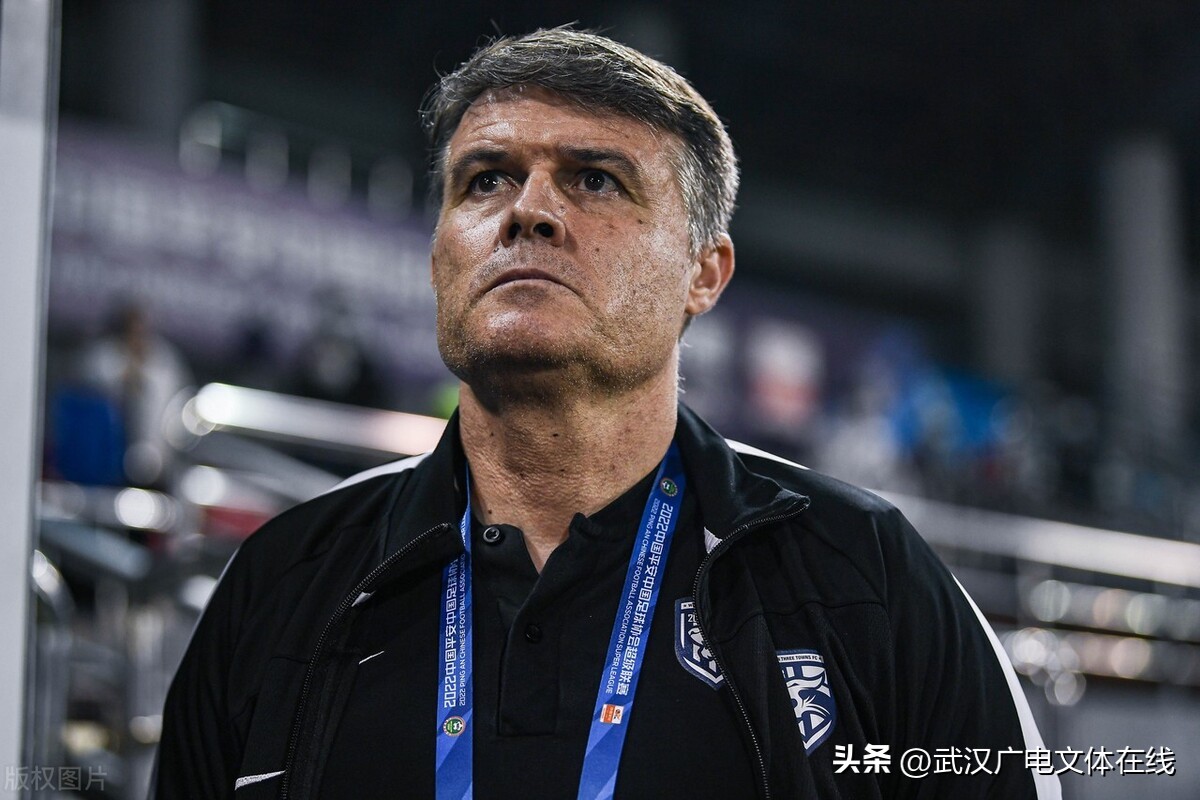 涓诲姏涓崼,姝︽眽涓夐晣澶囨垬浜氬啝棣栨垬鍔涗簤涓夊垎