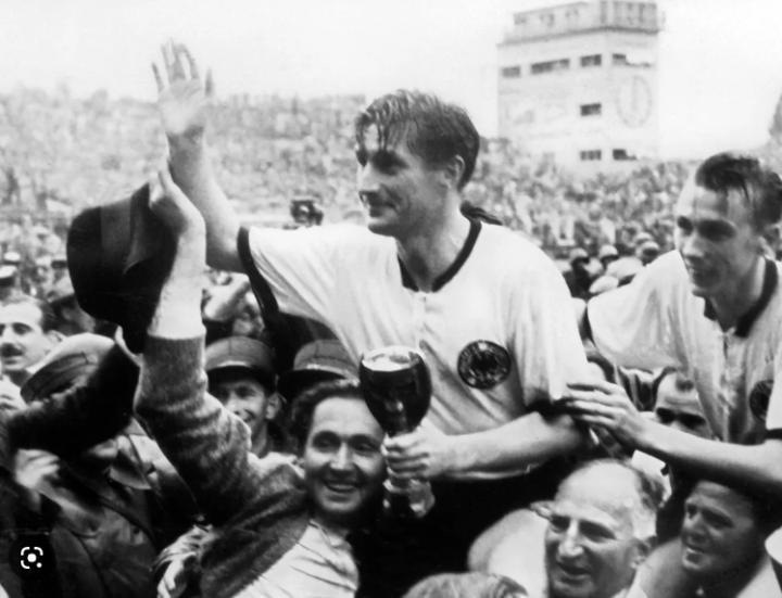 那些世界杯悲情时刻,历届世界杯奇葩事件