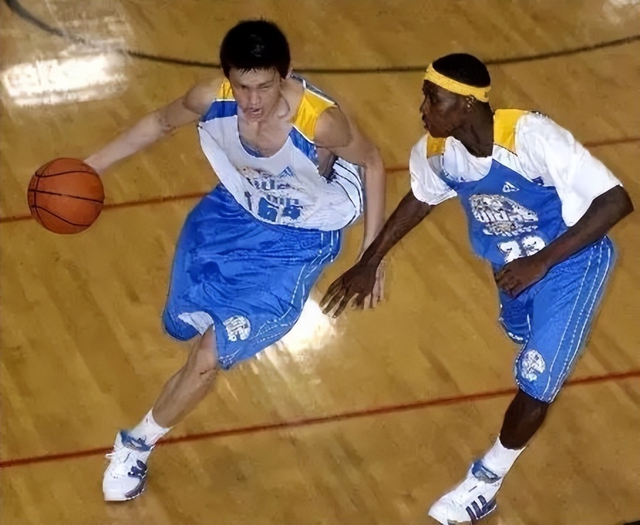 国家队和宏远队的双料队长周鹏,周鹏宏远前队长