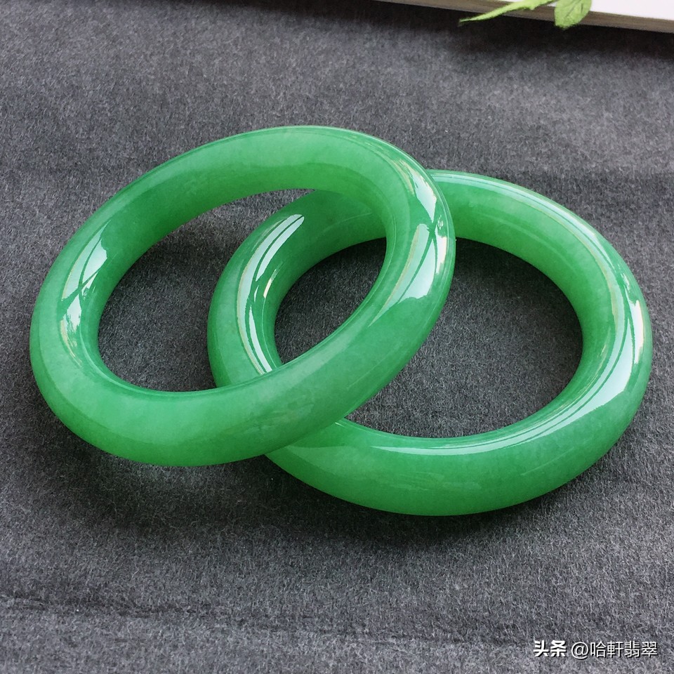 翡翠的色与种为何总是难以兼得,色不均匀的翡翠