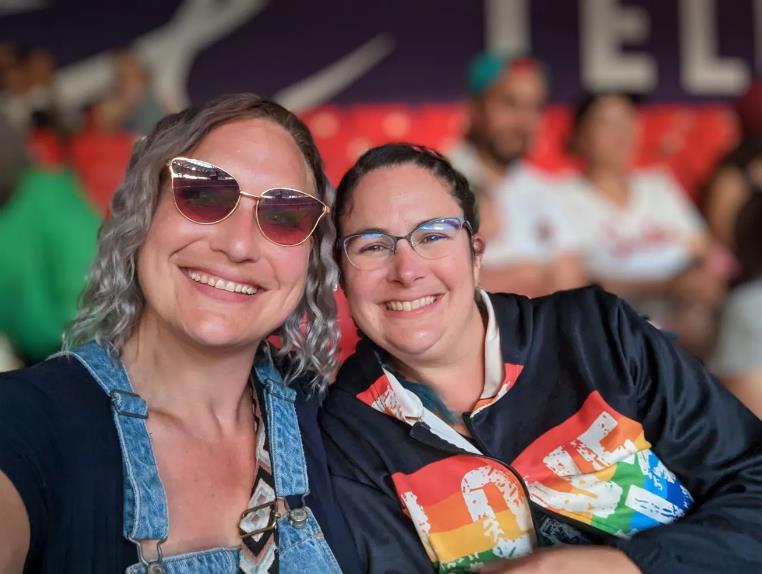 加拿大13岁女孩遭暴打,加拿大打小孩事件