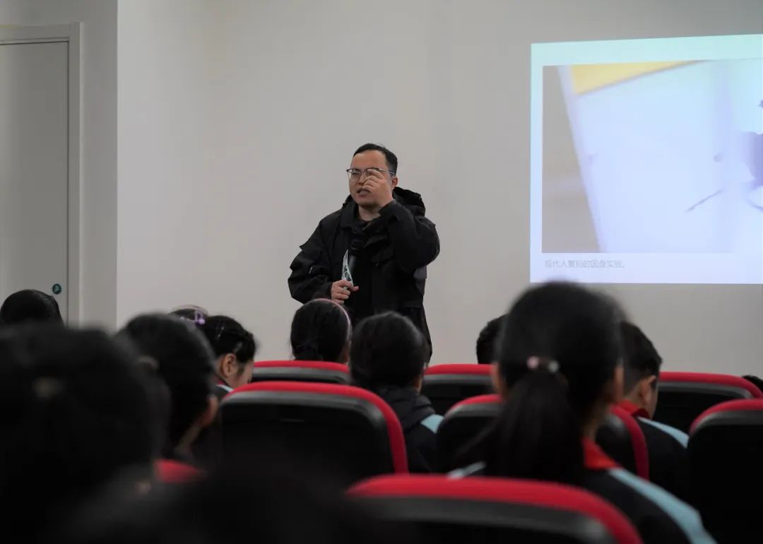 随“影”潜入心！嘉定区电影育人项目走进校园