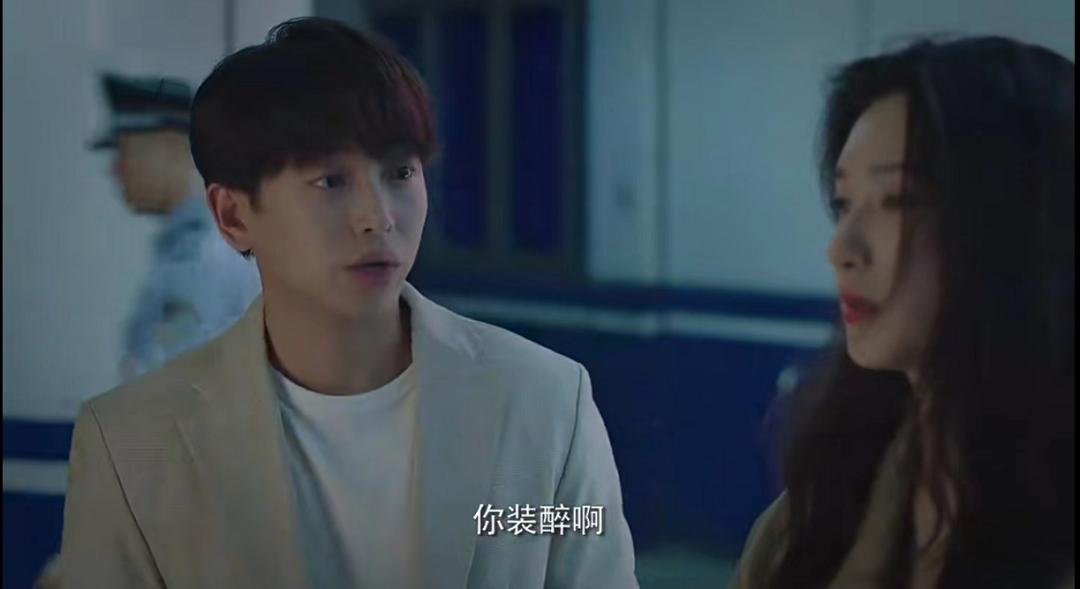 一集翻车，两集接吻，这剧的工业糖精真的不甜