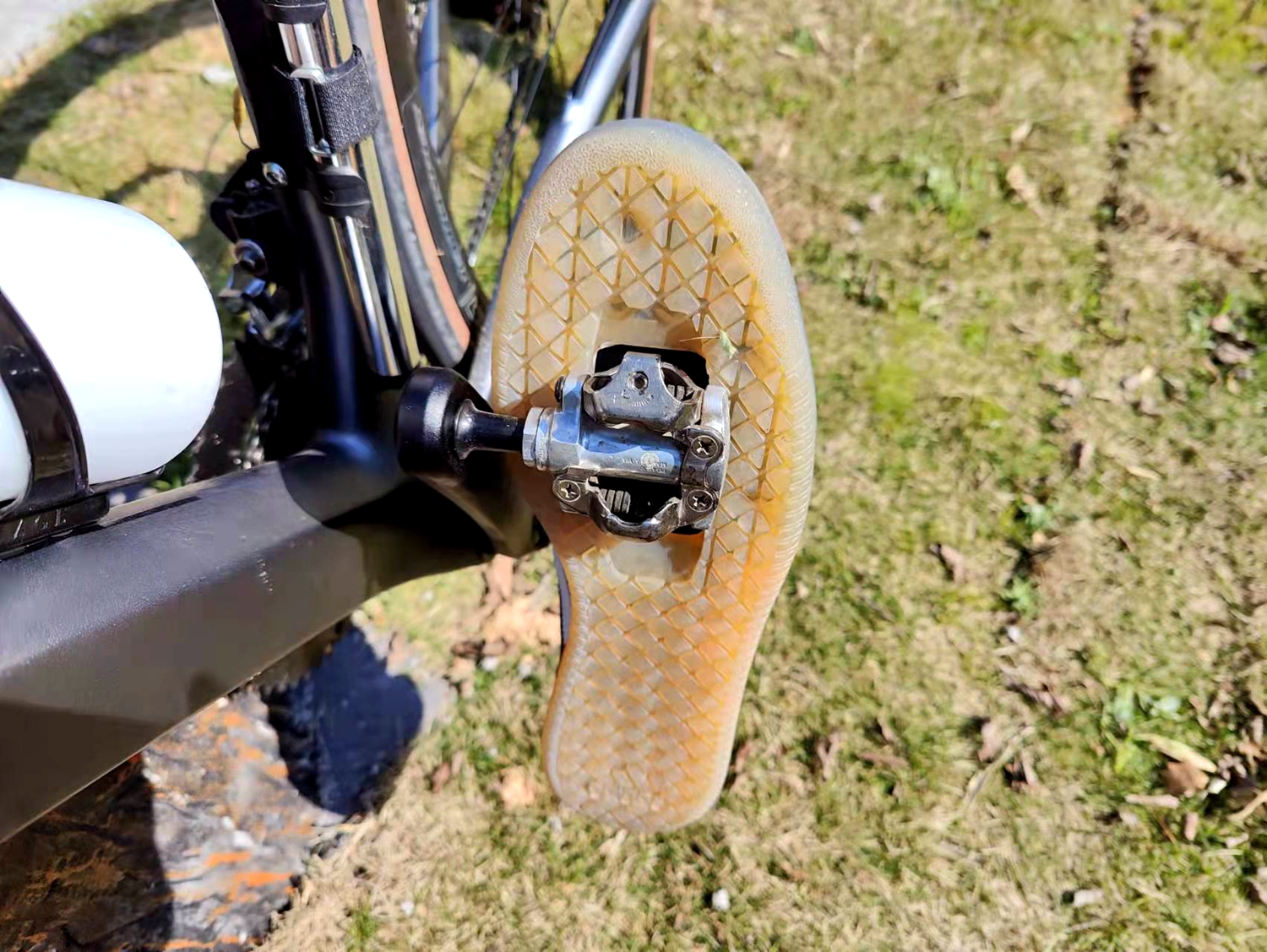 阿迪达斯擦鞋神器,阿迪单车鞋