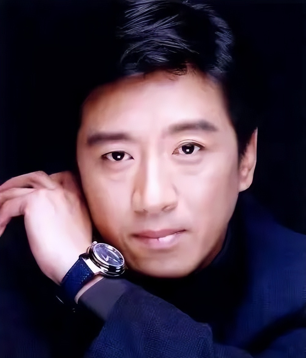 丁勇岱演夫妻,丁勇岱与妻子孩子近照