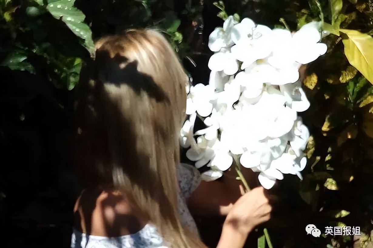 一男子为了变性为女生,竟然用鱼皮造了*体下**