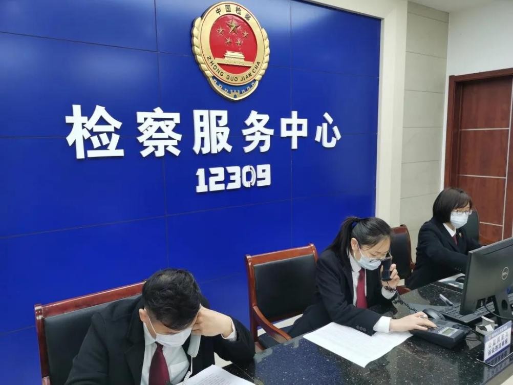 机场保洁大妈捡纸箱被判无期,保洁大妈捡破纸箱被判无期