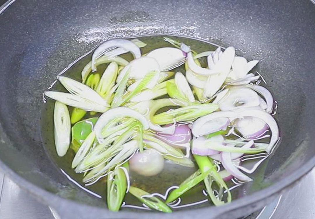 中老年人补钙吃这十种食物最有效,中老年人喝牛奶还是奶粉补钙好