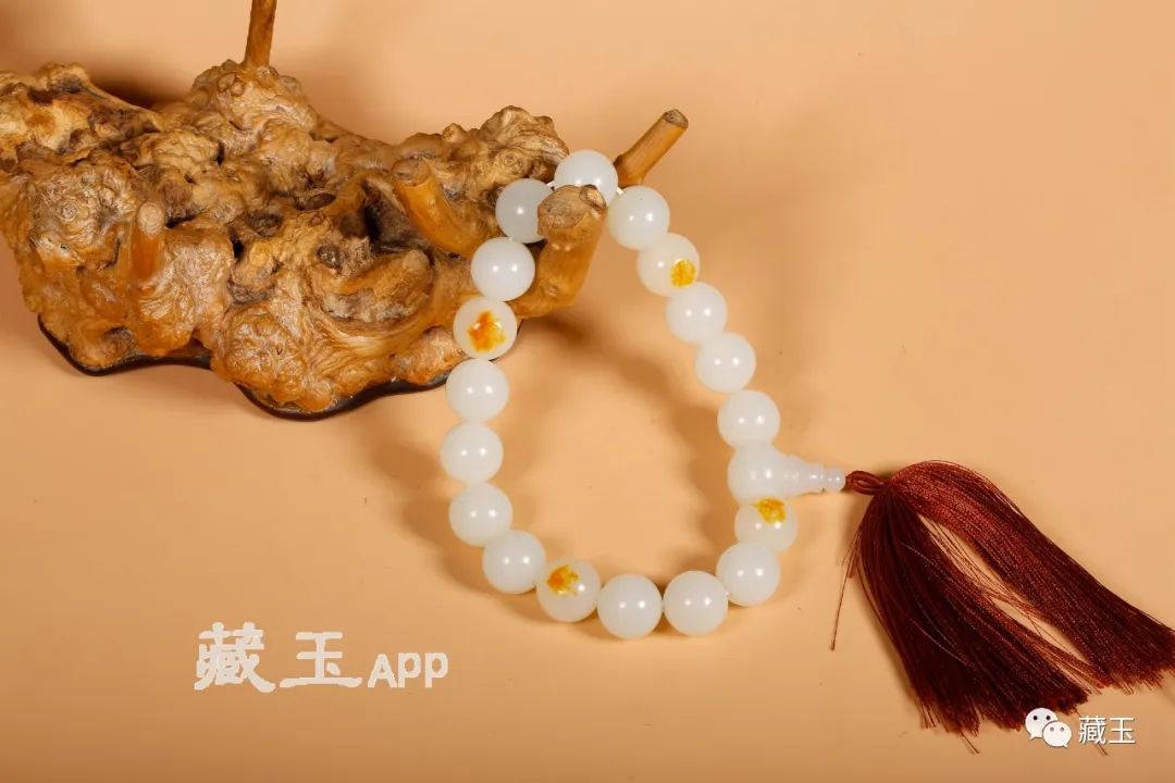 一颗珠子价值4000元,一颗珠子三十元