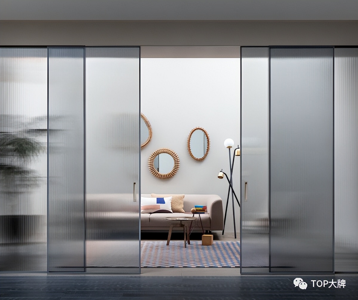 意大利轻奢顶级卧室门,意式轻奢风格隐形门