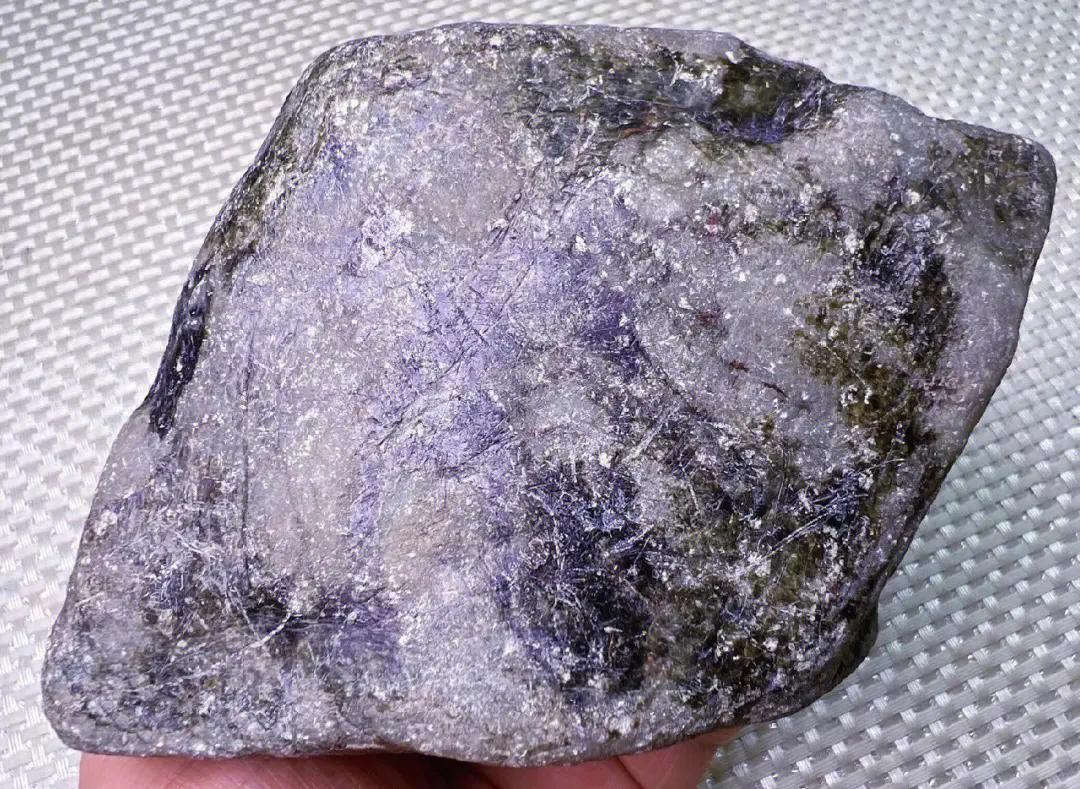 直播间被骗赌石报警会被处罚吗,赌石直播骗局换钱是真的吗