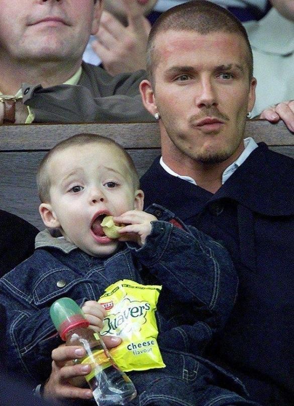 贝克汉姆布鲁克林17岁,贝克汉姆贝小七今年多大了