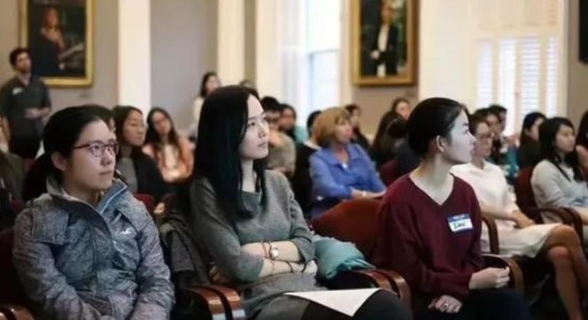 杭州17岁少年保送北大,浙江10岁女孩保送清华