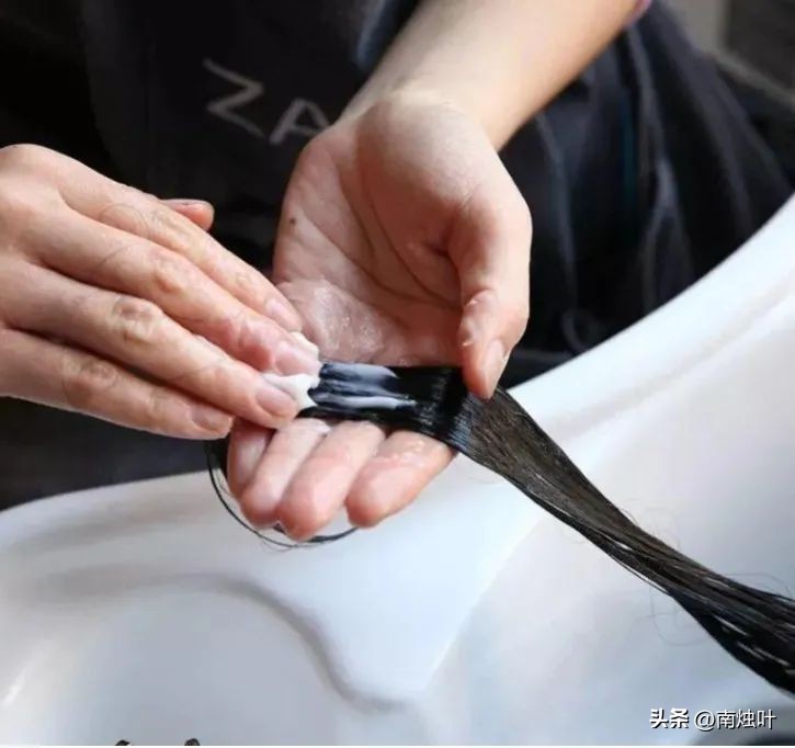 洗发水为什么越洗越多头屑,为什么用海飞丝洗头头屑越洗越多