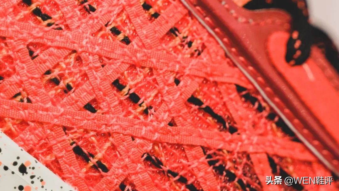 突破强的后卫鞋,库里穿库里9