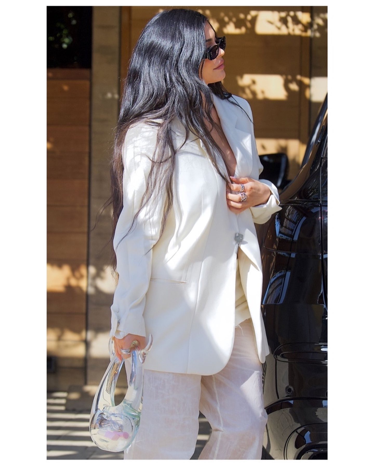 他们用玻璃做了个水晶包,卖得死贵,外国明星还狂爱