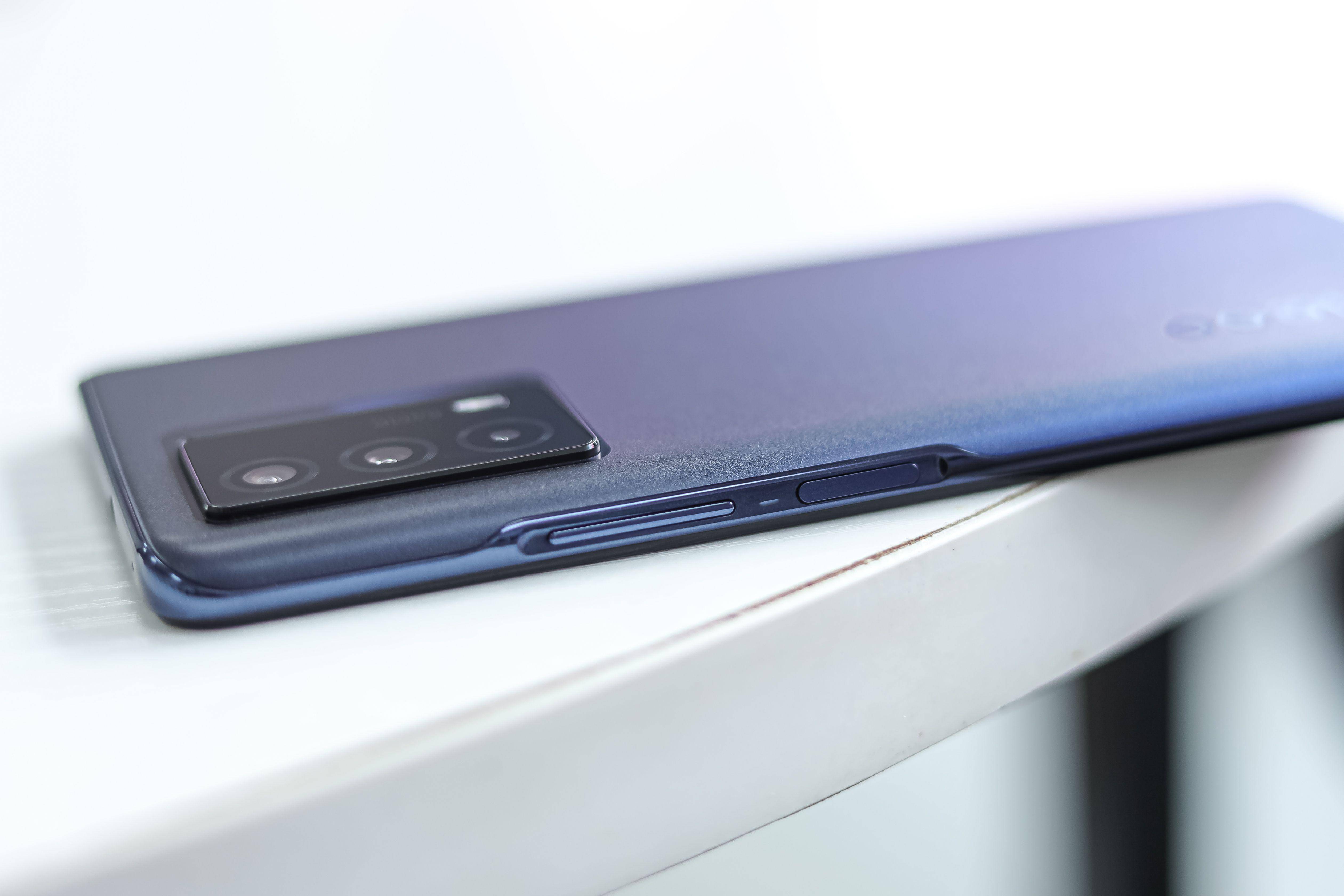 7800毫安护眼屏幕,120hz超视网膜护眼屏