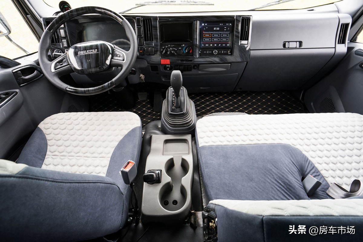 赛德卡700p房车是哪个品牌,最新款五十铃轻卡升顶带拓展房车