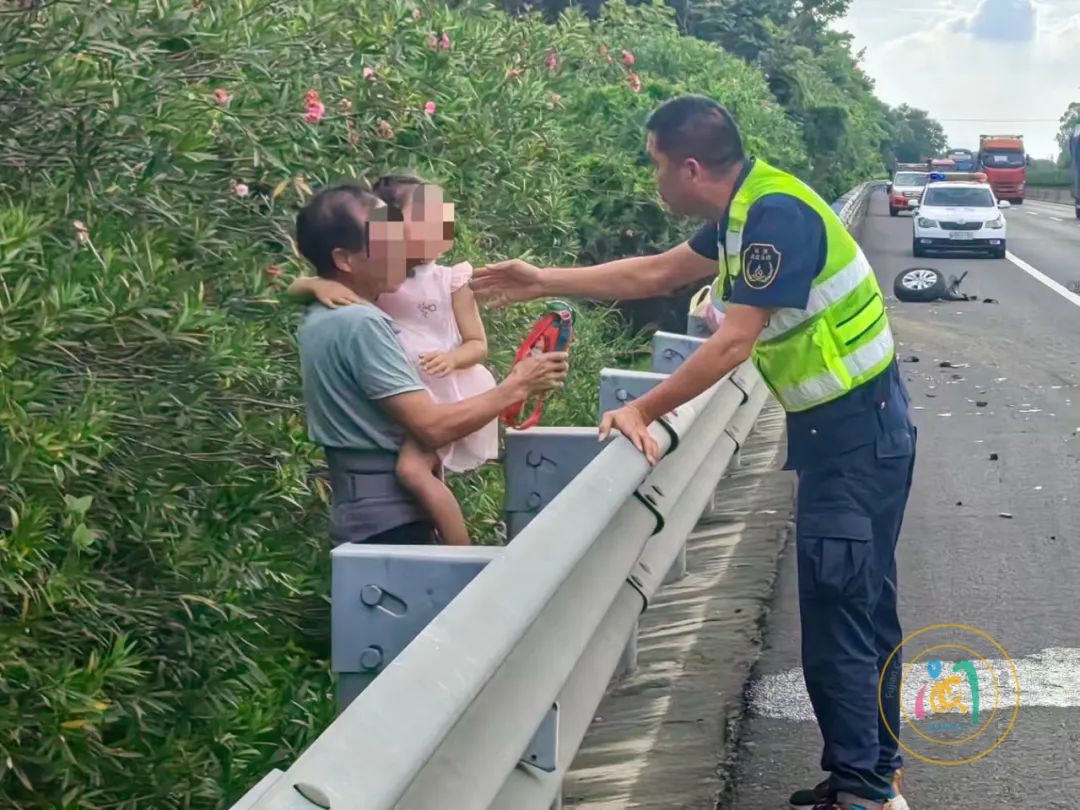 小车撞护栏是什么原因,小轿车撞围栏