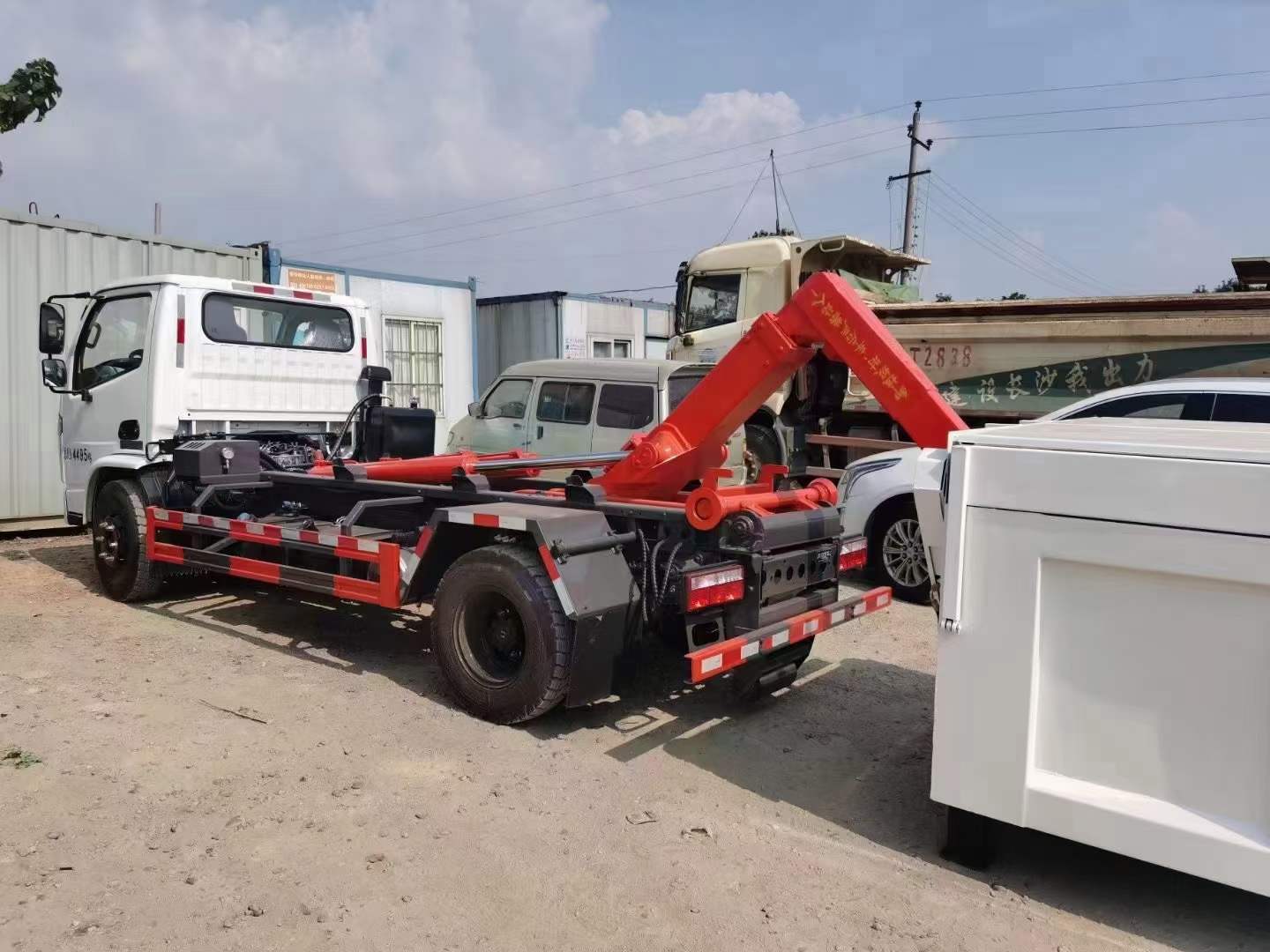 蓝牌南骏勾臂式自卸车能上路吗,蓝牌钩臂自卸车视频