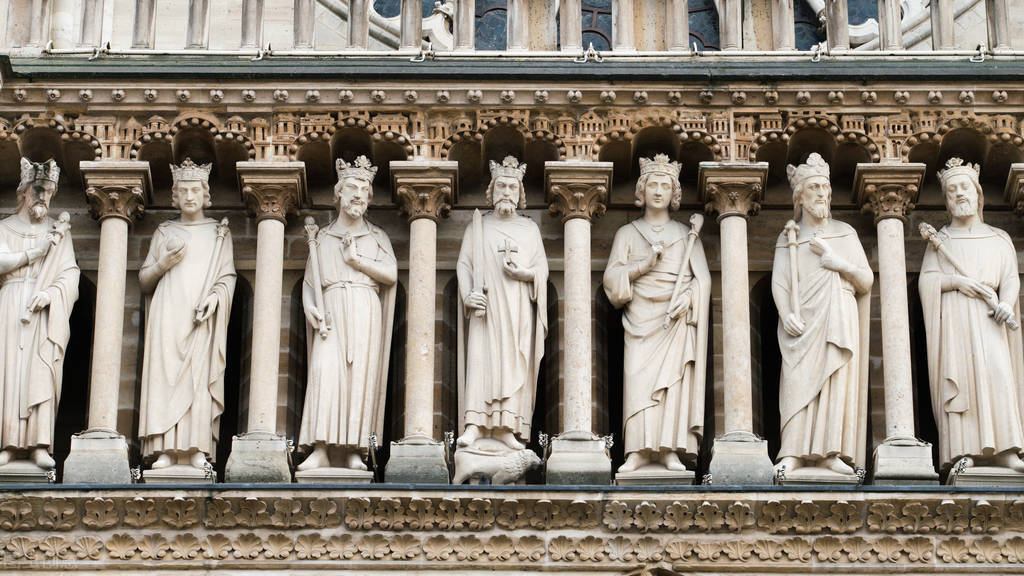 巴黎圣母院的历史意义,法国巴黎圣母院是什么