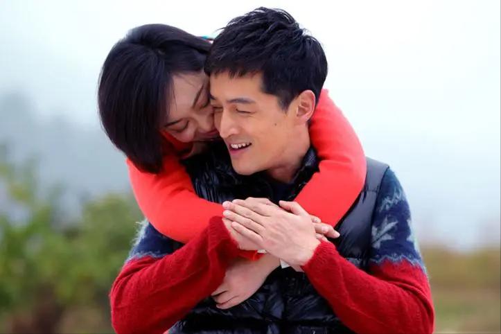 伸舌头、嘴亲肿，“中老年”演员吻戏不忍直视，一个比一个辣眼睛