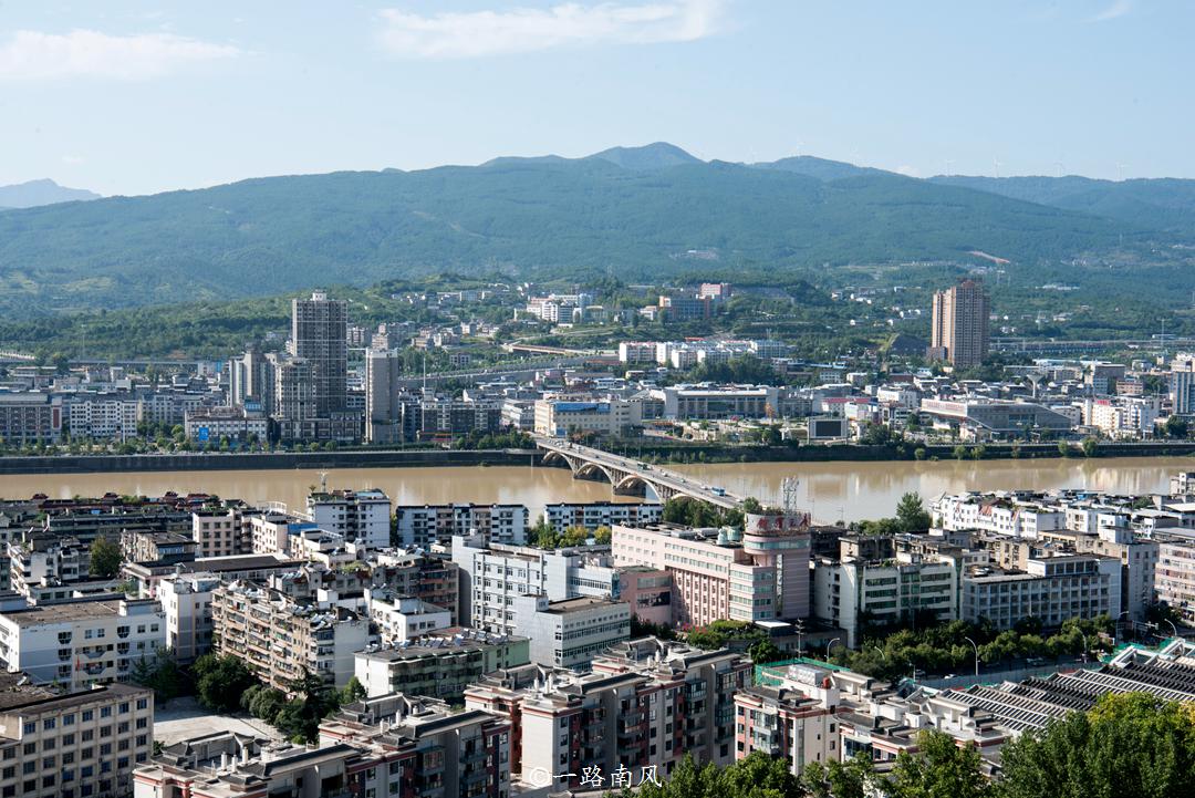 广元市城市风景一角,四川广元的城市面貌