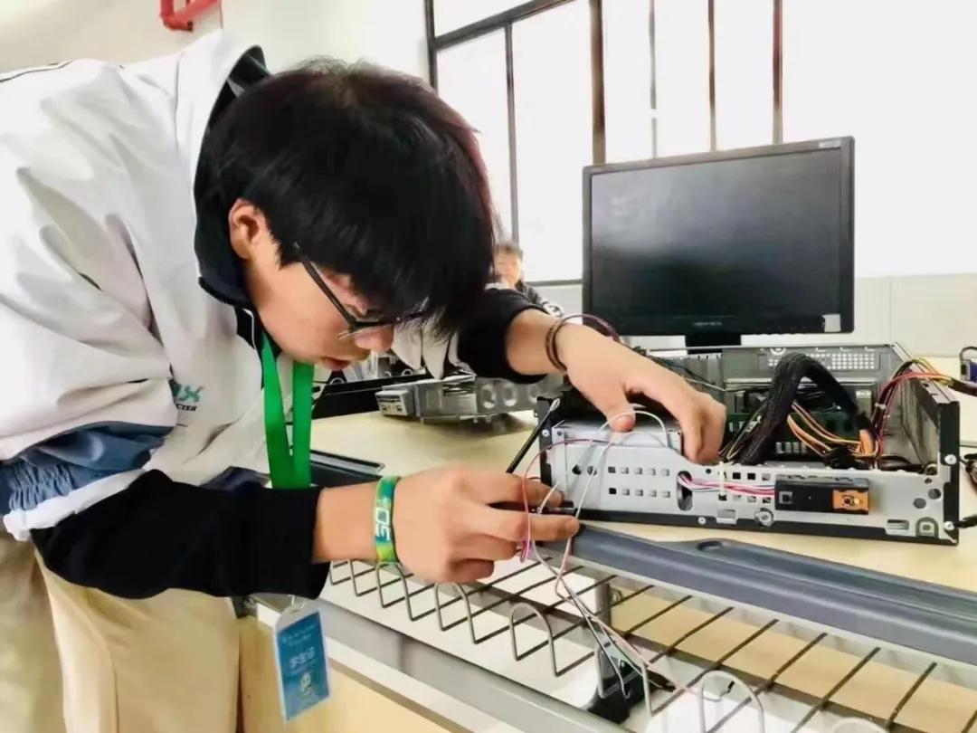 岳阳海纳软件技术学校官网,岳阳海纳技工学校学费多少