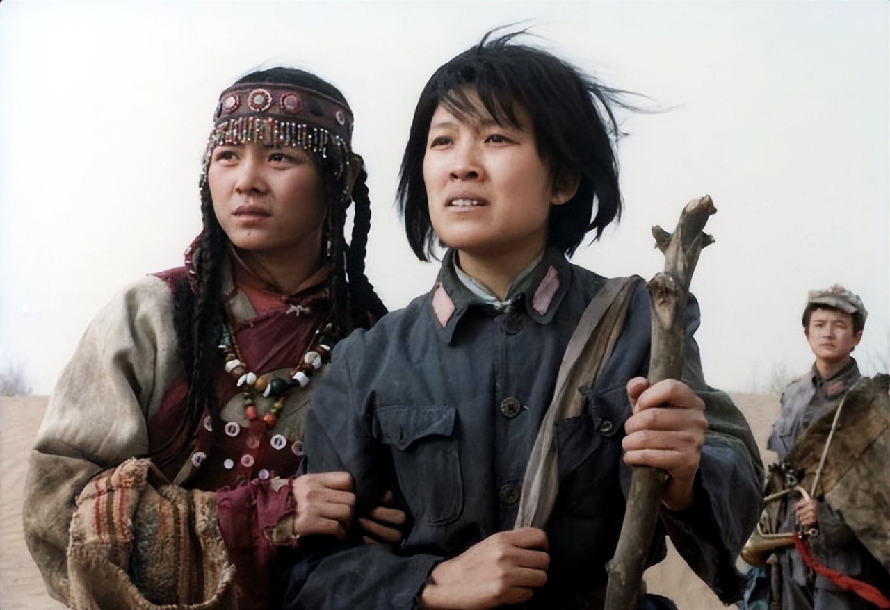 刚打完玻尿酸就别来尬演女兵了这5位女星演女兵让人看着真难受